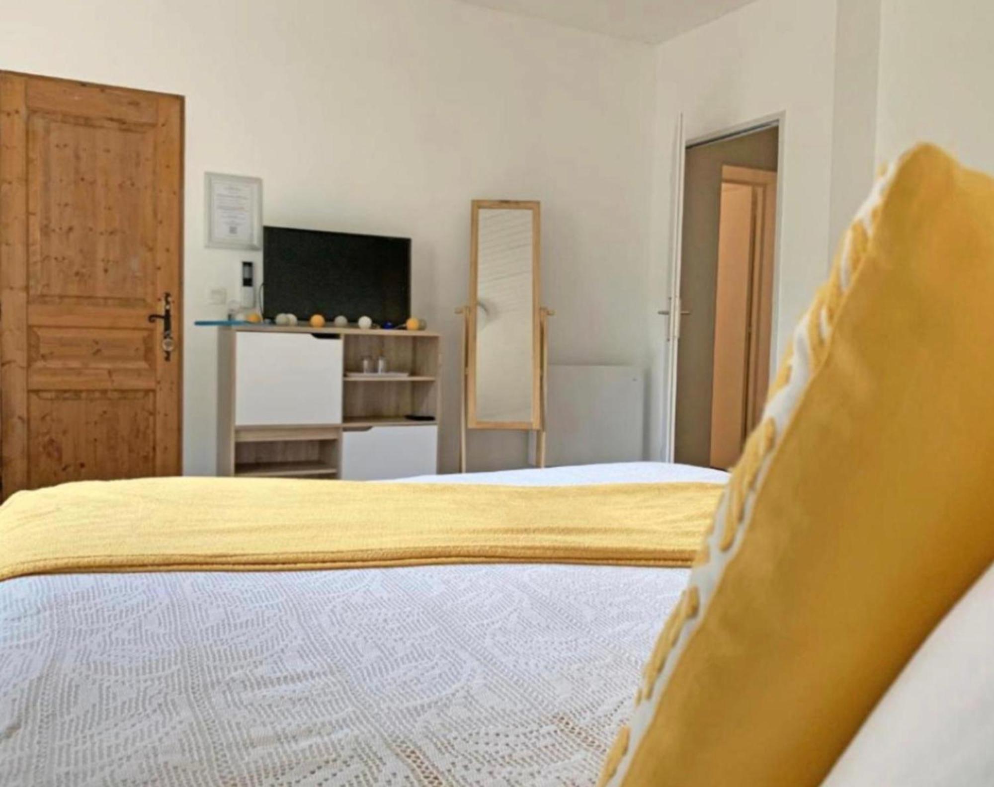 Les Tables Aux Vaches Raviege Hotel La Salvetat-sur-Agout Luaran gambar